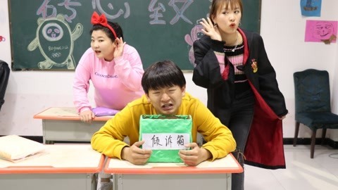 美女家务事 学渣闷闷不乐，小晴做粘土倾诉箱子送给他，可以听到别人的心声哦