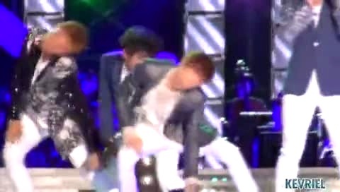 IU kiss&cry Doradora KBS1开放音乐会 主Kevin 饭拍版 12/05/22-U-Kiss (UKiss)