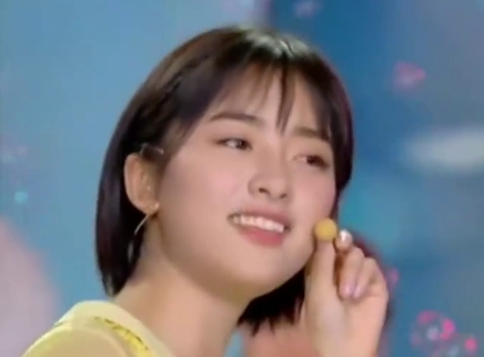 沈月杯子舞演绎《稻香》