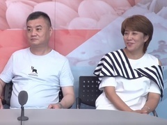 选择2019 70岁女嘉宾状态年轻 带小狗四处旅行