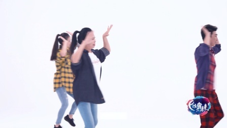 炫舞未来广场舞蹈｜灞波儿奔奔波儿灞-金洋 灞波儿奔奔波儿灞-金洋（背面展示）