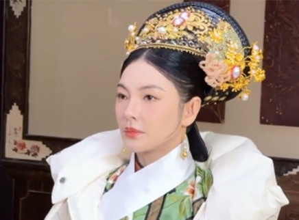 芒果捞星闻 2023 张雨绮清宫美人妆造优雅大气
