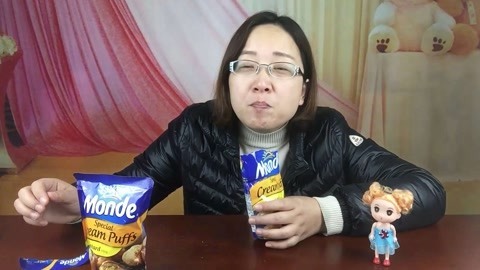 轩妈试吃各种美食 试吃“香草味奶油泡芙”