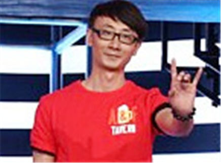 我们约会吧 内向服装陈列师遭18位公主刁难
