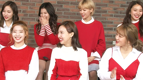 SectionTV 演艺通信 TWICE独家专访：现场《TT》舞蹈教学