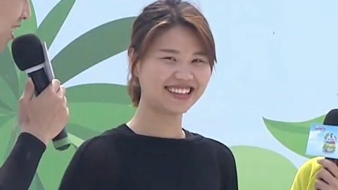 男生女生向前冲 第十四季 妹子秀海南话夸主持人 建筑工人冲关跑掉鞋