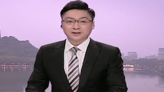 1818黄金眼 儿子充值两万多 母亲抄了一晚上