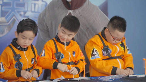 变形联盟之少年航天梦 月球篇 第2季 灾星的降临