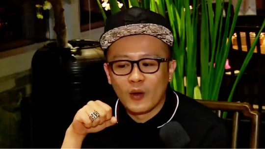 人气美食 花胶鸡出升级版 8小时熬汤 浓缩才是精华