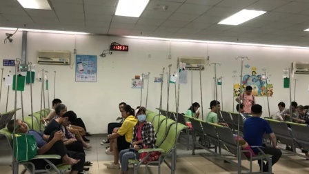 四川一学校97名学生发热呕吐 官方：症状缓解