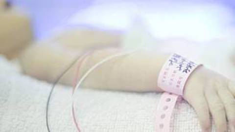 耳目一新 新生婴儿留下最珍贵礼物