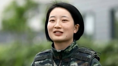 每日新闻报 特战女兵训练日常 让人看了热血沸腾