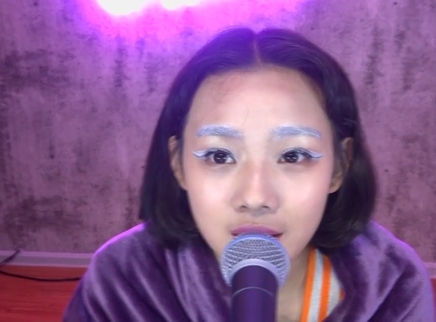 818超女聊天室 鲁照华小考心机妆变白眉魔女
