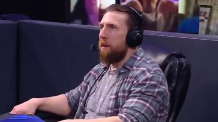 WWE SD1126期英文回放：艾吉苦战上位特别监督员，罗门突袭蛋妞宣誓快车道