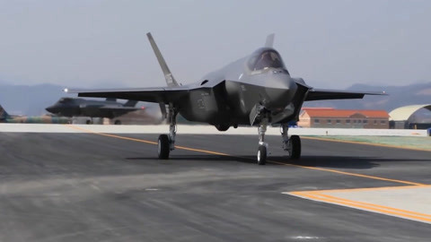 环球火力点 首批两架F35A飞抵韩国本土