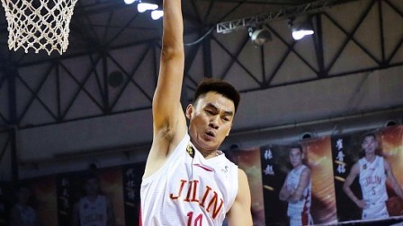 CBA 18/19赛季 吉林VS北京第一节：张彪连得六分，吉林首节赢下21分