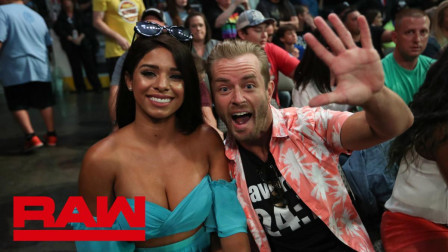WWE RAW 2019 【RAW 07/01】德瑞克的眼神全程盯二柱子腰间