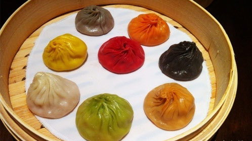 人气美食 五彩面皮小笼包 人参鹅肝做馅料