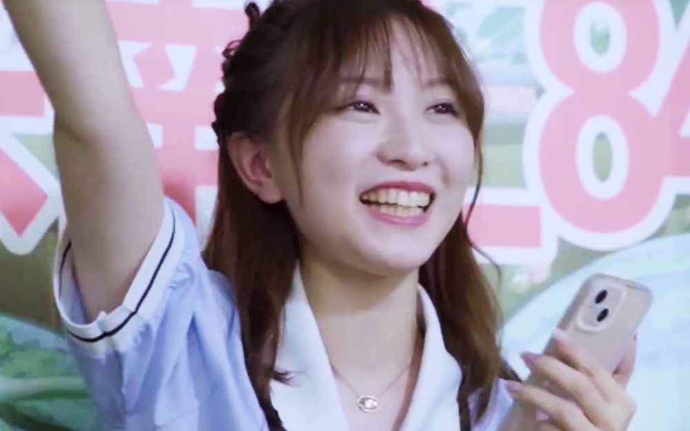 真·街边“吃瓜”，社恐快跑！