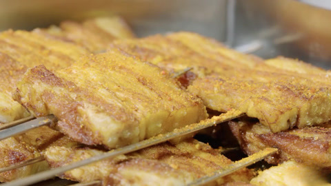 天才厨人 第7期厨人做饭直拍 卤烤把子肉焦香四溢 金翅包菌解锁创新吃法