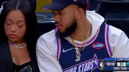 NBA热辣资讯 全明星新秀赛场场下球星云集！唐斯那小眼睛瞅啥呢？