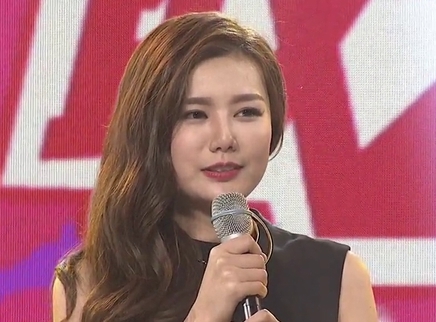 颜艺美女混搭李斯丹妮热舞