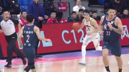 CBA热辣资讯 赵继伟张镇麟半场空接，这球有点当年孙悦易建联的内味了！