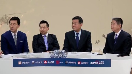 俄战斗机群逼近乌首都基辅，连线避难所中国留学生 俄罗斯国防部：大批乌军士兵放下武器并丢弃阵地