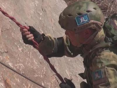 士兵突击 第3季 冽风队6进4终极淘汰赛 董海伟遭“刁难”上演温馨一幕