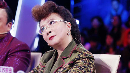 蔡明曝艺校招生潜规则，选手将打气筒改成最牛“笑”果乐器