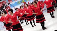 吐槽运动 女拳击手暴击打掉对手耳朵 西德大战赛场放洒水车音乐