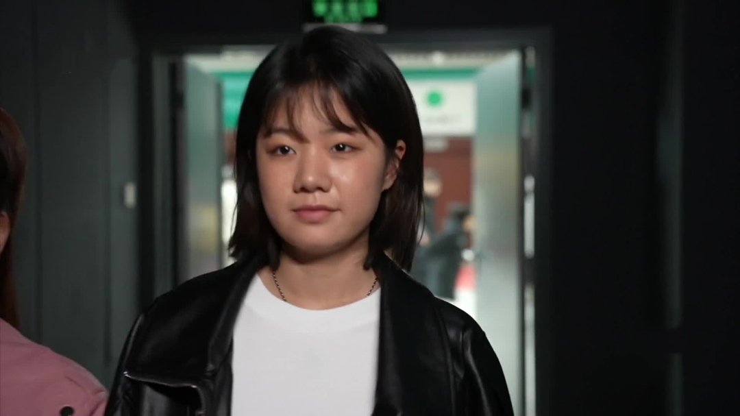 闺蜜母女温柔守护 轮椅舞者逆境中向光而生