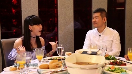 [六月]吴莫愁揭秘纹身由来 音乐咖饭局吐槽选秀评委