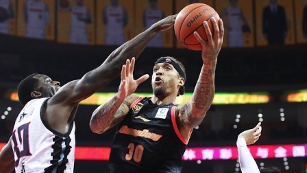 CBA 18/19赛季 广东VS辽宁第一节：比斯利无人可挡辽篮先声夺人，首节广东27-28落后一分