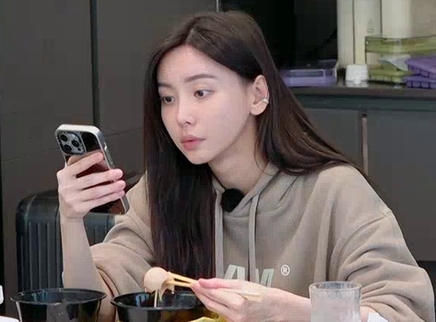 我家那闺女2024 加更版：于文文被安利小零食