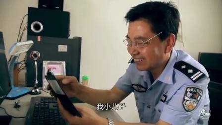二更视频 最美中国人 守护隧道十余年带面具工作 经常被屎尿溅满脸 399