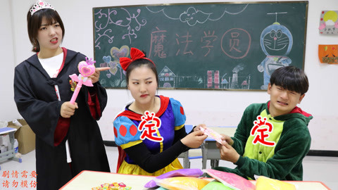 学生用库洛牌威胁小美，让她变辣条和糖果，结果却反被惩罚