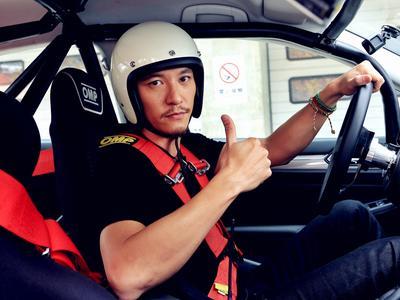 巅峰拍挡 第二季 车神张震回忆18岁学车史 欧弟马东豪车竞速