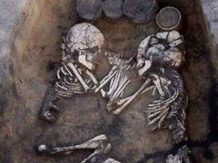 惊世古墓中的神秘第三人（上）