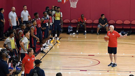 NBA流言收割机 惯例！美国男篮最新1V1单挑集锦，绿军内战上演