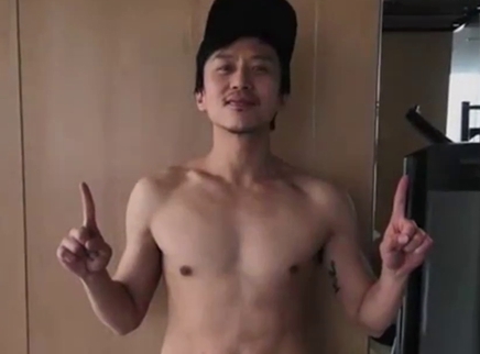 娱乐新鲜爆 邓超新电影60天暴瘦40斤！