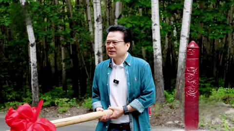 赫哲族民族文化村内 陈彦杨知寒与非遗大师共谈传承