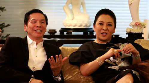 鲁豫有约 向华强夫妇首次回应传闻