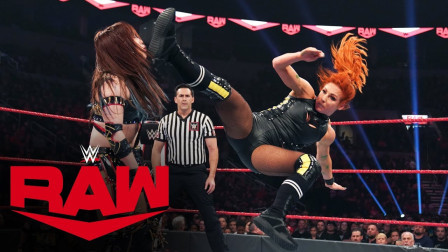 WWE RAW 2019 【RAW 10/28】女汉子生扛宝城海里的击打，一招缴械投降治服海盗公主