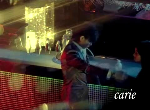 IU kiss&cry Kiss 饭制版-2NE1