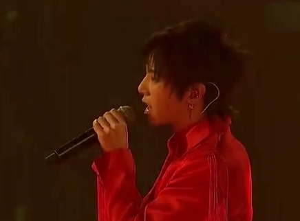 娱乐急先锋 华晨宇演唱会半个娱乐圈到场