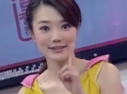 好女人 亲子负重登山