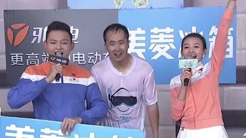 男生女生向前冲 魅影组合秀舞蹈 外国男孩反串