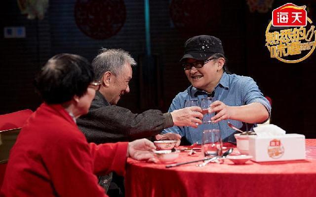 熟悉的味道第二季 第二季《熟悉的味道》第3期：变身“家庭煮夫”巧下厨 刘欢大秀完美刀工