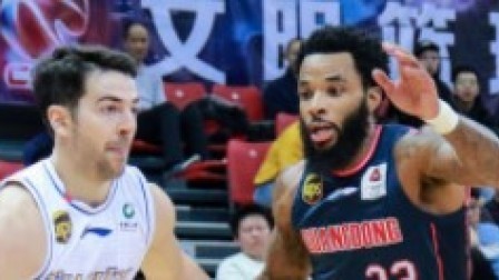 CBA 18/19赛季 天津VS广东第三节：德莱尼接球扣杀，罗切斯特三分止血